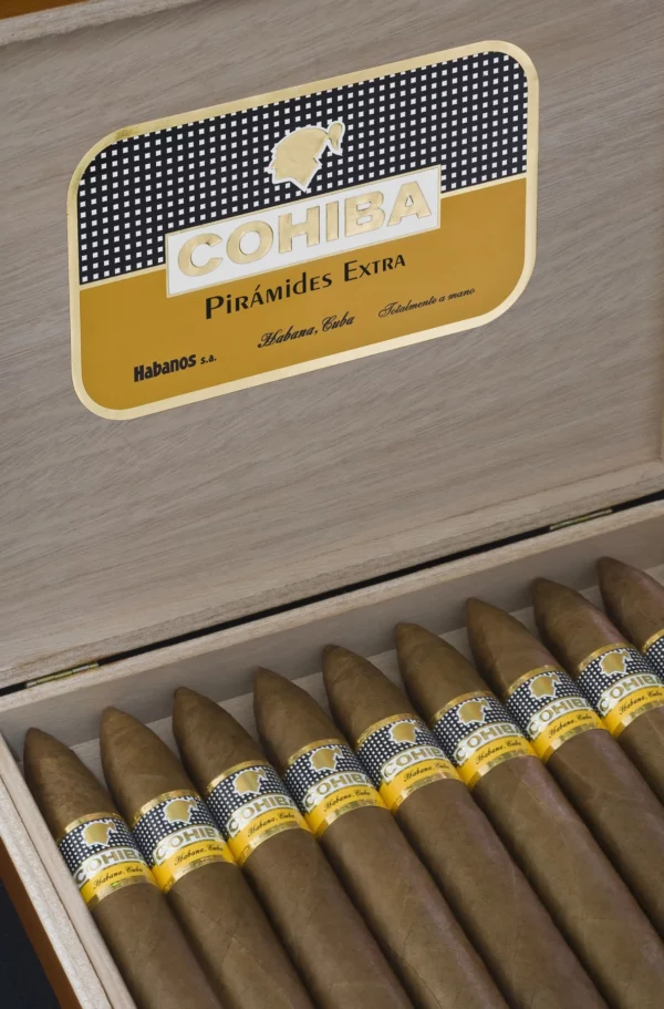 cigar cohiba piramides extra